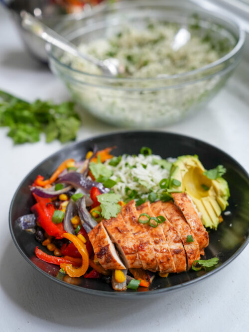 MEAL PREP CHIPOTLE CHICKEN BOWLS