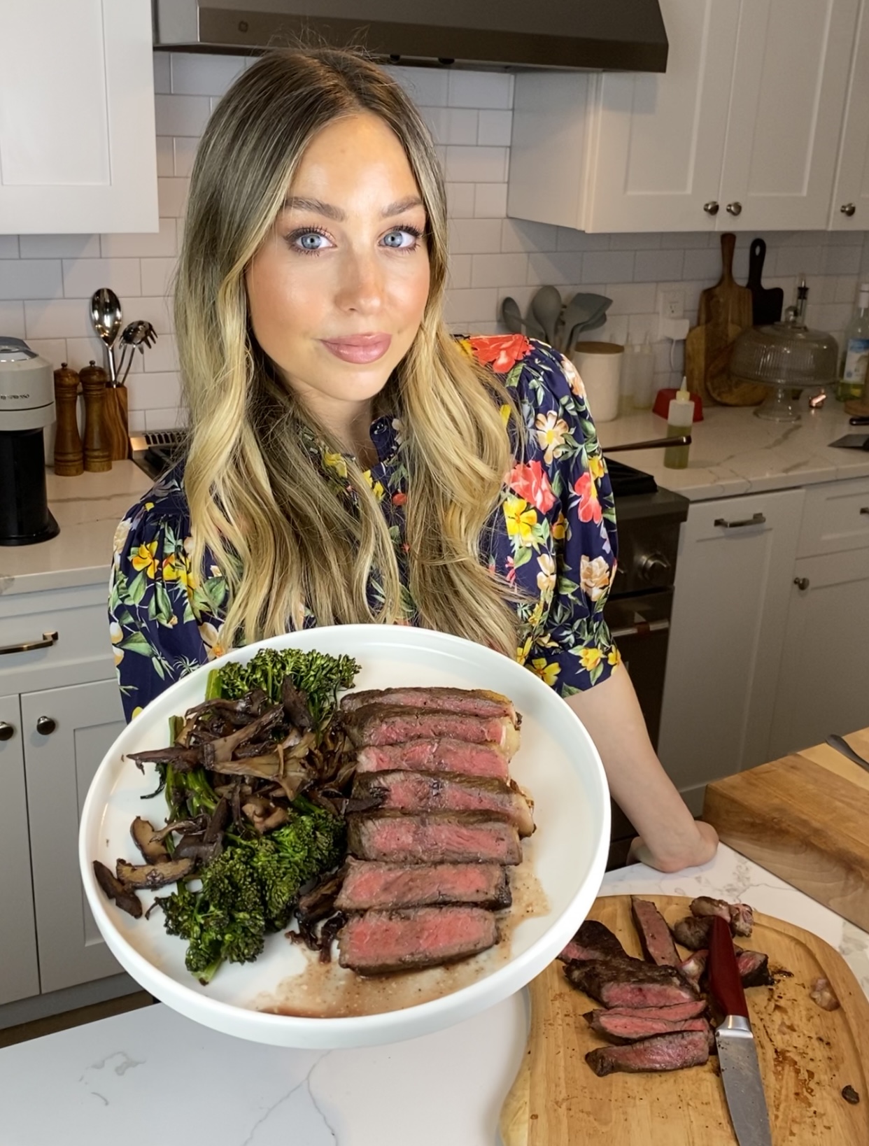 pan seared steak with red wine glazed mushrooms